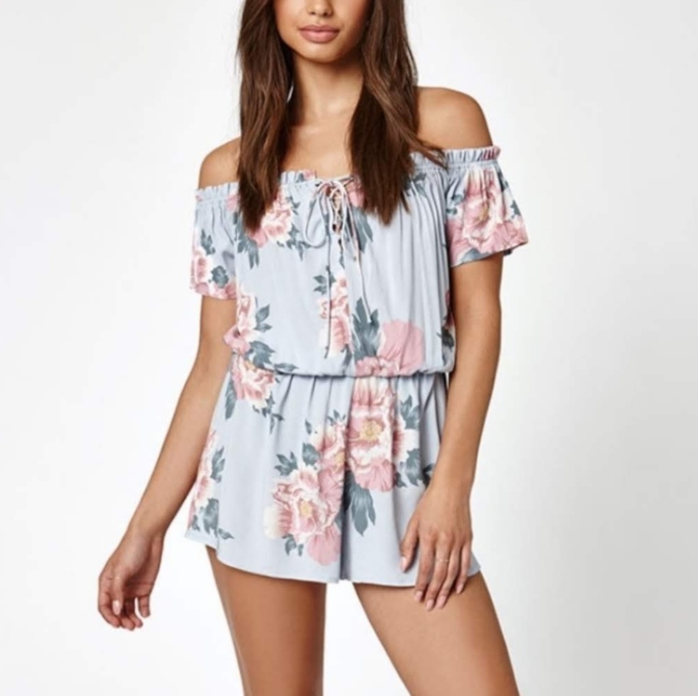 🌸Kendall and Kylie🌸 PacSun🌸floral romper